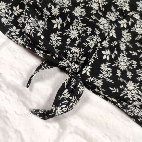 Sandy & Sid womens button down flounced long sleeve shirt black floral top sz M - Picture 10 of 11